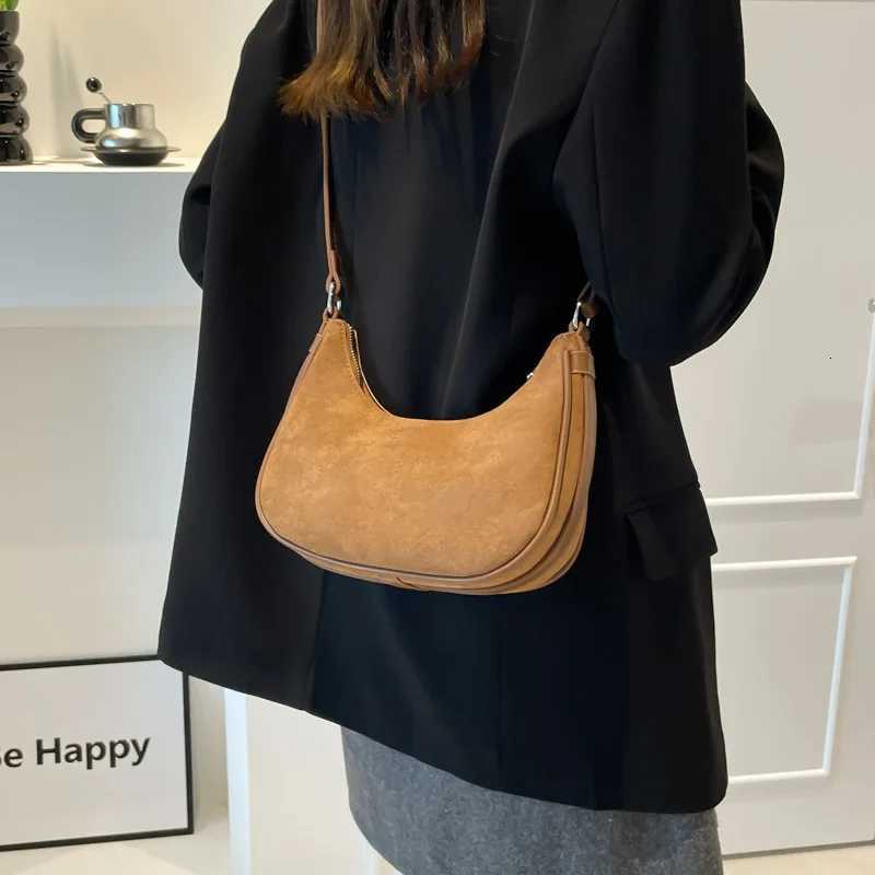 Designer Brand Designer PU Leather Suede Pahwork Wens Shoder Bag Crossbody Bag Hobos Handbag1 Y251120