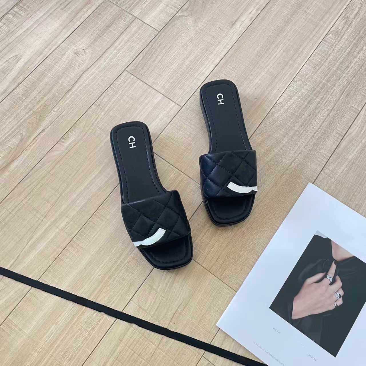 2025 Designer Slippers Women's Luxury leather flat shoes Parisian letter sandals Outdoor commuting Comfort slippers