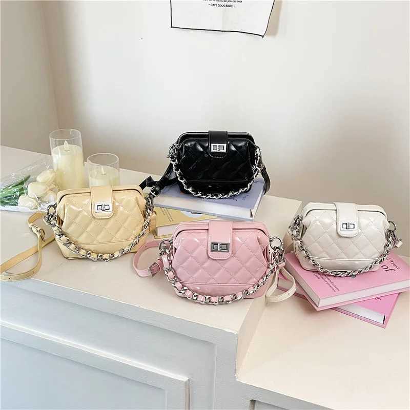 Designer 2025 DiamdTextured Messenger Bag Wens Chic Cmuter 1 Purse ScentInfused Chain Strap WaterRepellent Lining Y251120