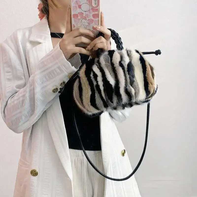 Real Mink Fur Bag Natural Fur Cloud Bag Winter Thick Fur Bag Single Shoulder Bag For Women Fluffy Evening Bag Fashion Ladies BagT251007