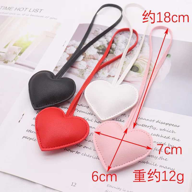 Peach Heart Keychain Leather Pink Red Love Cute Pendant Bag Charms Accessories Key Ring Gift for Women Girls Valentines Gift Z251007