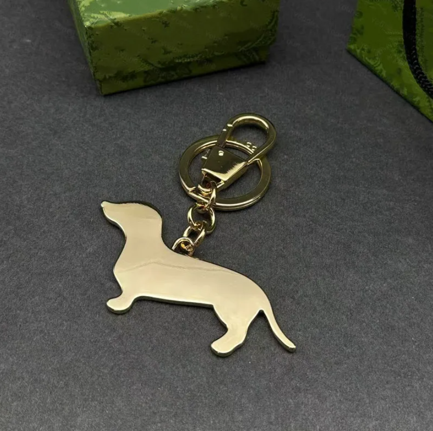 Keychains Lanyards Bag Charm Designer Dog Keychains Keyring Woman Mans Luxury Animal Bag Charms Gold Toned Classic Charms Car Accessories High Quality