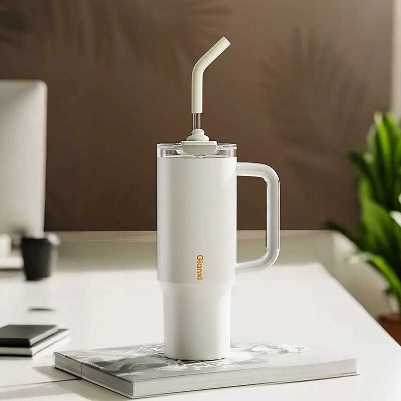 Jumbo water cup with large capacity straw cup insulated cup Suitable for home outdoor and other scenarios C251008