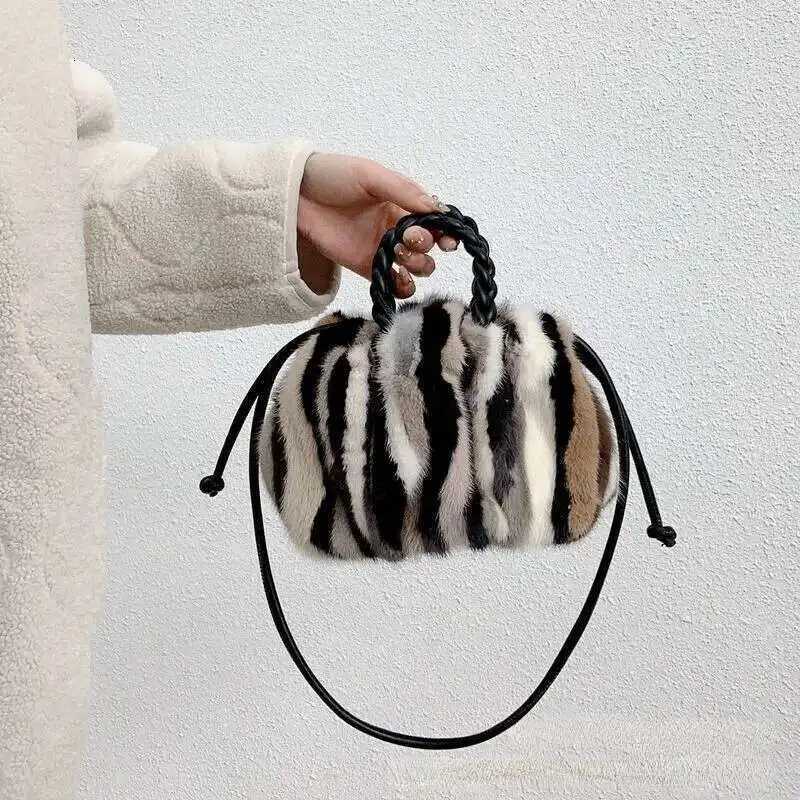 Real Mink Fur Bag Natural Fur Cloud Bag Winter Thick Fur Bag Single Shoulder Bag For Women Fluffy Evening Bag Fashion Ladies BagT251007