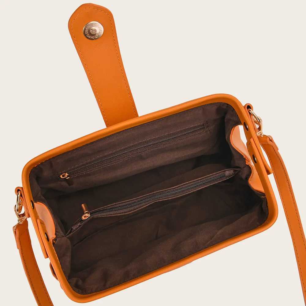 Womens One Shoulder Clip Bag Retro PU Womens Diagonal Straddle Phone Bag European And American Style 2024 New Popular HandbagT251007