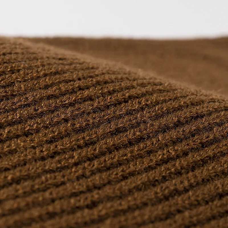 Unisex Black Knit Beanie Hat Warm Plain Skull Cap for Winter Outdoor Fashion V251008