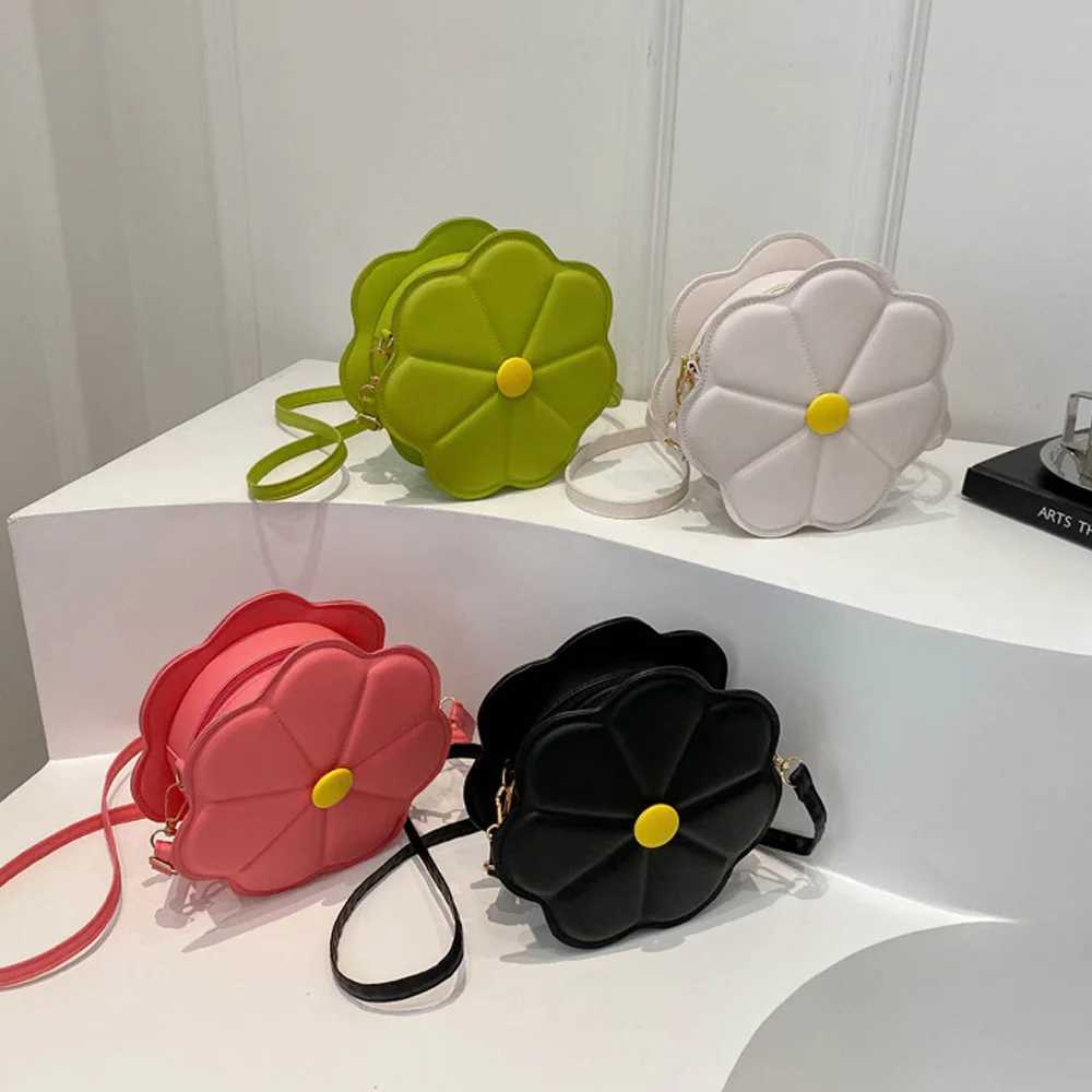 Mini round bag for women 2025 new autumn and winter fashion super hot single shoulder crossbody bag small bagT251007