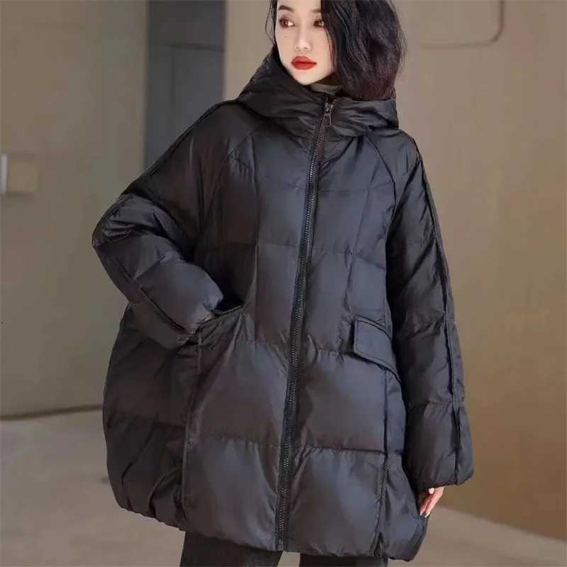2025 New Winter Women White Duck Down Jacket Hooded Warm Oversize Puffer Coat Female Casual Loose Parkas Pocket OutwearT251105