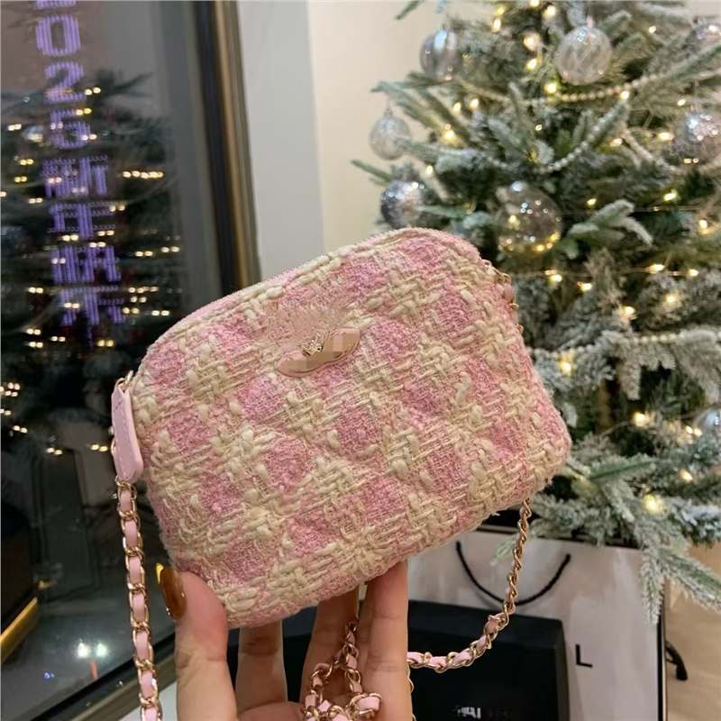 Fashionable Pink Checkered Shell Bag Crossbody