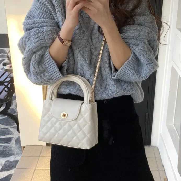 Designer Nicheargyll French Style Chain Handbag New 2024 Spring Summer Fiable Simple Tweed Crossbody Small Bag Fr Y251120