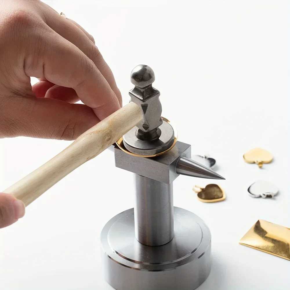 The Two Sided Chasing Hammer Is Equipped with A 1063 Inch Wooden Handle and A 205 Inch Steel Head J251121