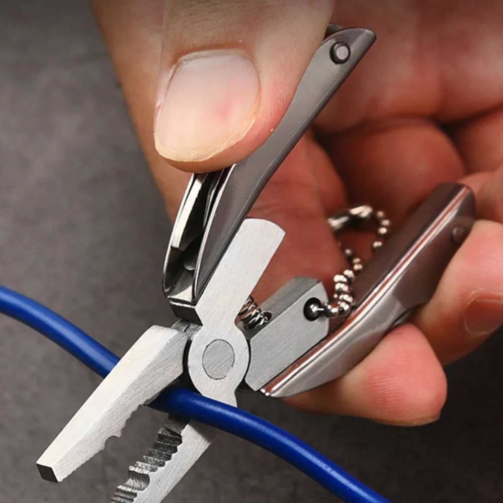 Mini Multifunctional Pliers Portable Stainless Steel Folding Tool Emergency Equipment Outdoor Camping Combination Tool Kit J251121
