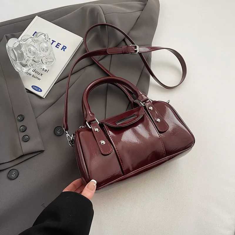 Designer Burgundy Mini Tophandle Bags For Wen Bright PU Leather Pure Color Shoder Crossbody Bags 2025 Lat Luxury Designer Handbag1 Y251120