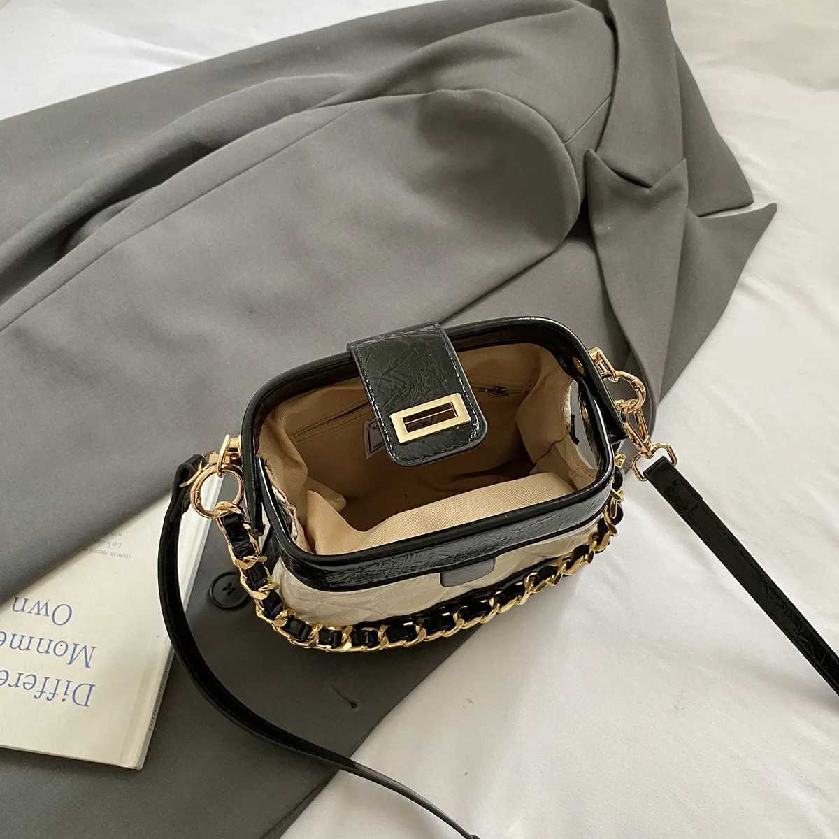 Designer 2025 Spring and Summer Xiaoxiangfeng Chain Bag Fem Rhbus Crossbody Shoder Bag Premium Cmuter Bag Light Luxury Niche Y251120