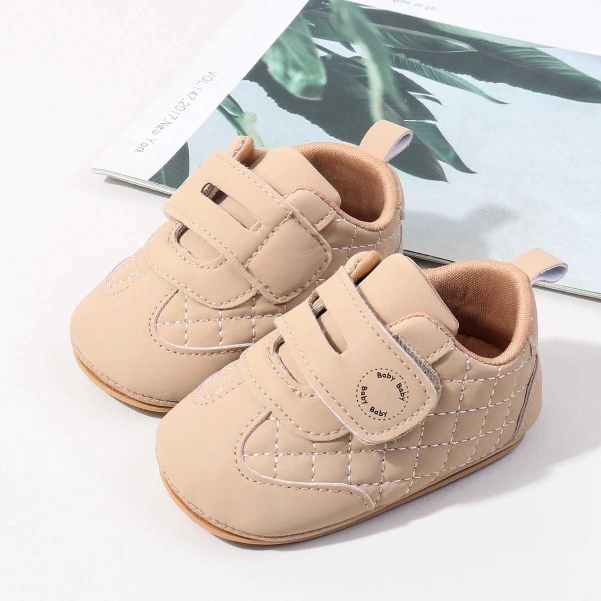 Spring And Autumn Baby Boys And Girls First Walking Toddler Shoes With PU Leather and TPR Sole C251008