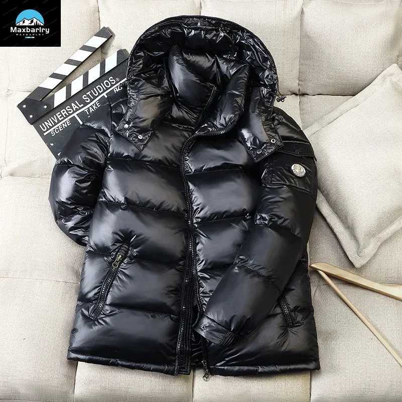 2025 Winter New Men Puffer Jacket Fashion Thick Men Women Duck Down Jacket Outdoor Warm Casual Coat Solid Color Hooded Overcoats W251008
