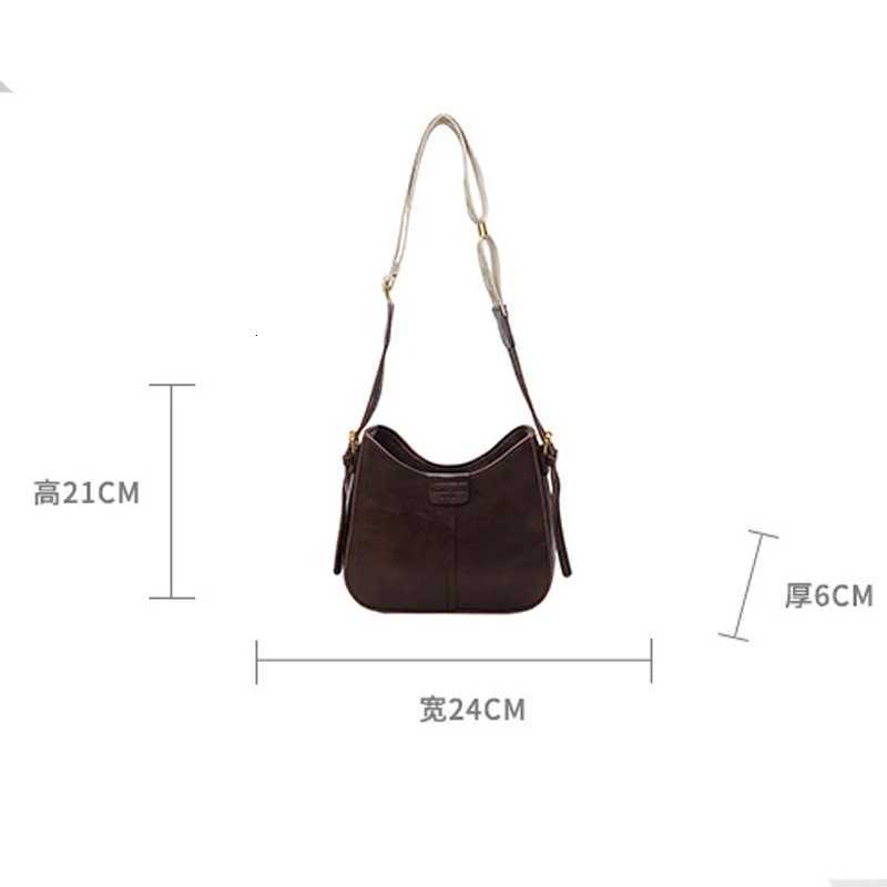 Retro WideStrap Womens Shoulder Bag Luxurious Versatile Crossbody Bag PU Fabric Fashionable FallWinter Shoulder BagT251007