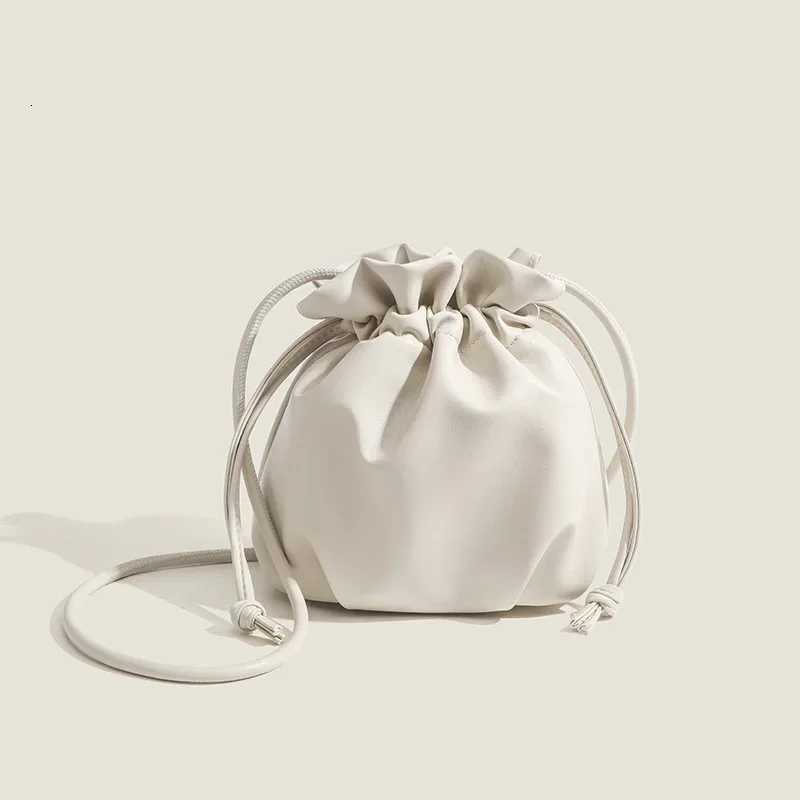 New simple pumping bucket bag female commuter Female bags high sense niche Joker Crossbody Western fashion shoulder bagT251007