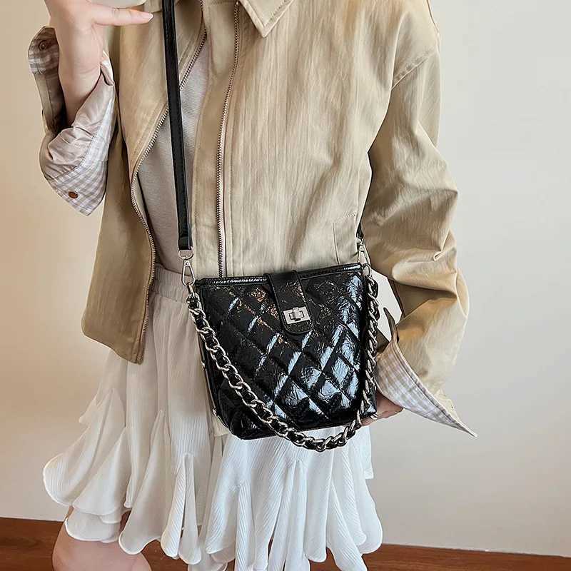 Designer Shoder Bag Messenger Bag Handbag Chain Wens Bag Fi Handscrahed Rhbus Embroidery Thread Advanced Texture1 Y251120