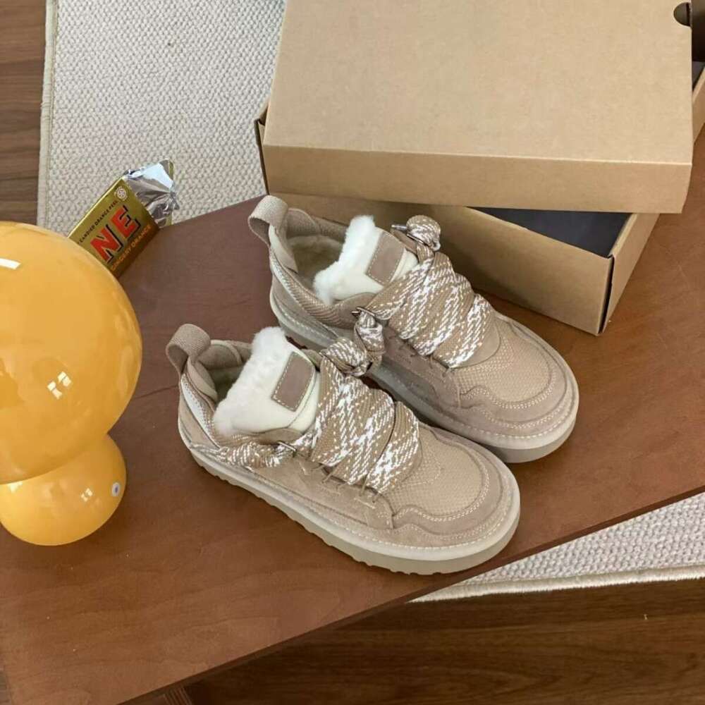 Autumn Winter Casual Shoes Sheepskin Snow Boots for Women Lace-up Non-slip Warm Sports Versatile Casual Cotton Shoes