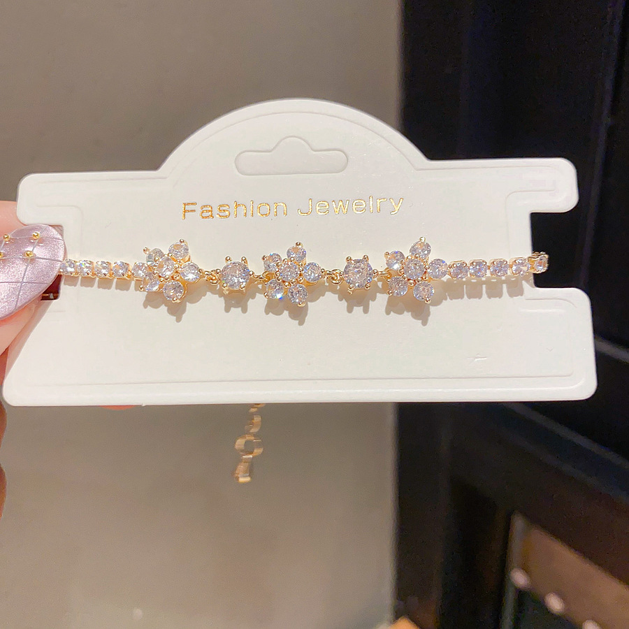 Gold - Toned Bracelet With Flower - Shaped And Round Rhinestone Details Delicate Daily & Elegant Jewelry Gift For Her High - Quality And Sparkly Acces