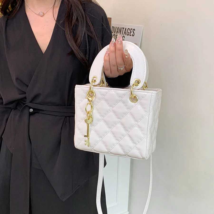 Fiable Simple Wens Handbag 2025 New Diamd Grid Small Fragrance Style Crossbody Bag Lady Di Bag Soft PU Material D251009