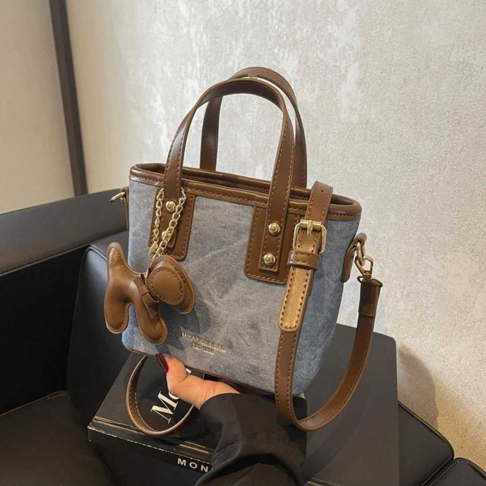 New fi 1 bag niche single shoder crossbody senior sense handbag change documents storage bag send pendant D251009