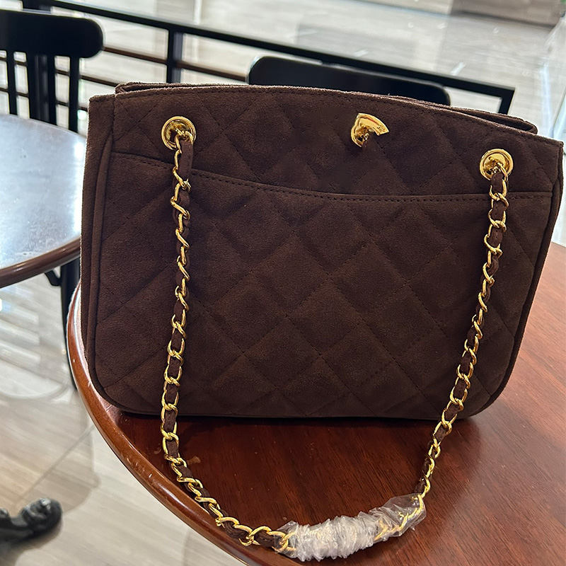 The designer's large-capacity 2025 Tote bag fashion single-shoulder bag, new diamond-shaped commuter chain bag, crossbody bag, high appearance level, light luxury wallet