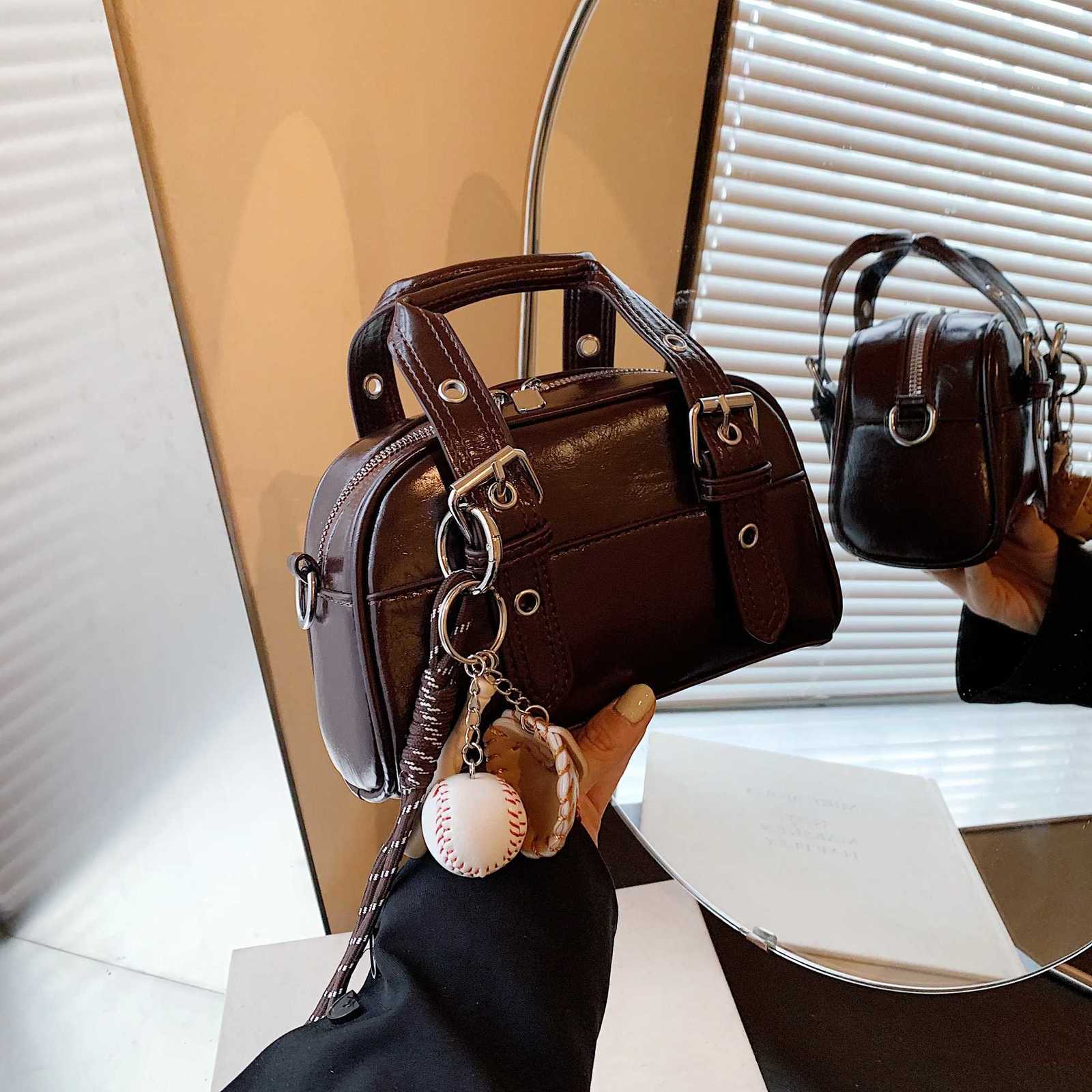 Small design bag ladies highend shiny face handbags casual eshoder messenger bag D251009