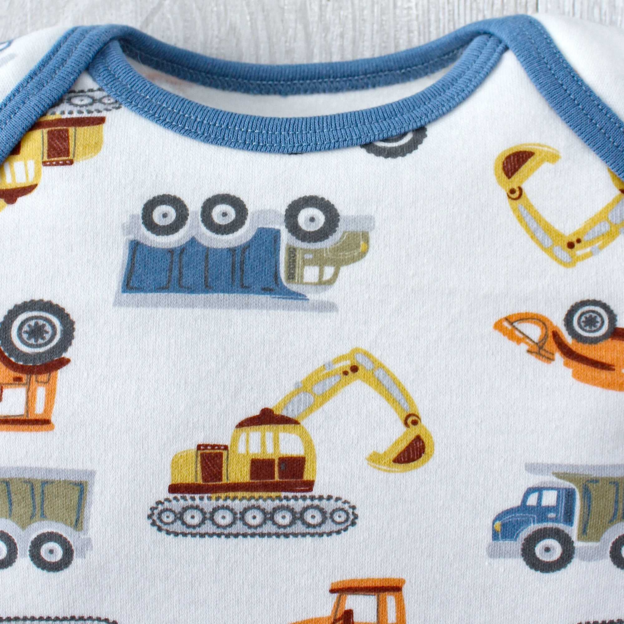 3PCS Summer Boys Baby Bodysuit Three piece Set Cartoon Truck and Stripe Pattern Short Sleeve Button Design Triangle Bodysuit C251009