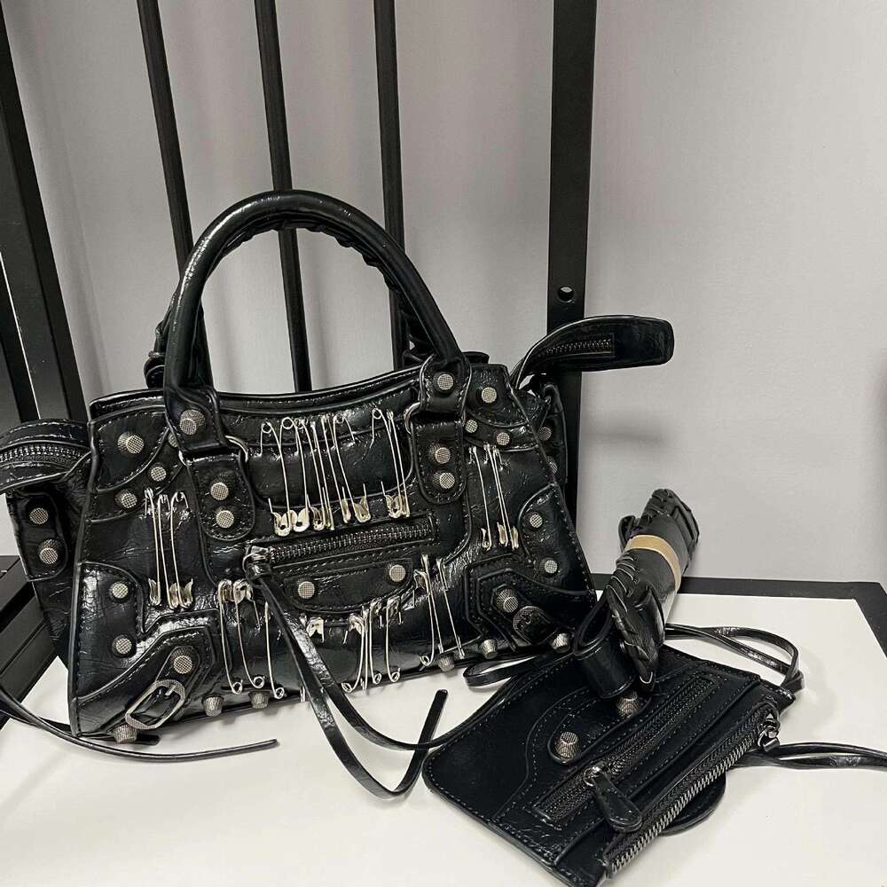 Designer Bag Tote Bag Shoulder Bag New Style Safety Pin Perforated Multi Stud Personality Rivet Motorcycle Sweet Cool Underarm Niche PU Shoulder Hot G