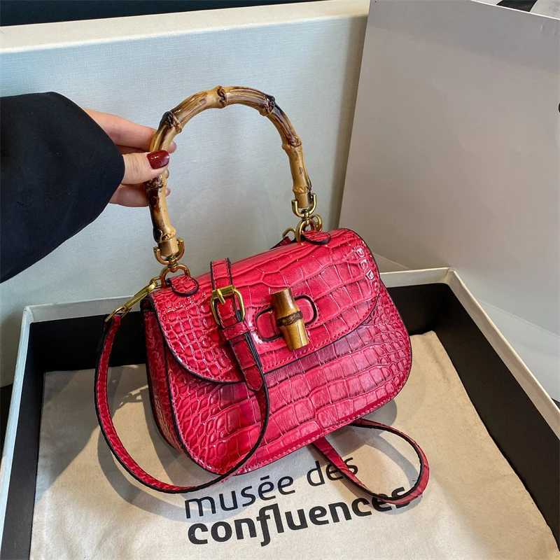 Exquisite Bag French Niche Crossbody New Style Trendy HighEnd Versatile European Sweet Casual Wens Bag D251009