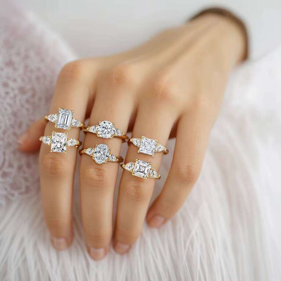 Three Stones 1ct D VVS2 IGI Lab Grown Real Gold Jewelry Engagement Ring