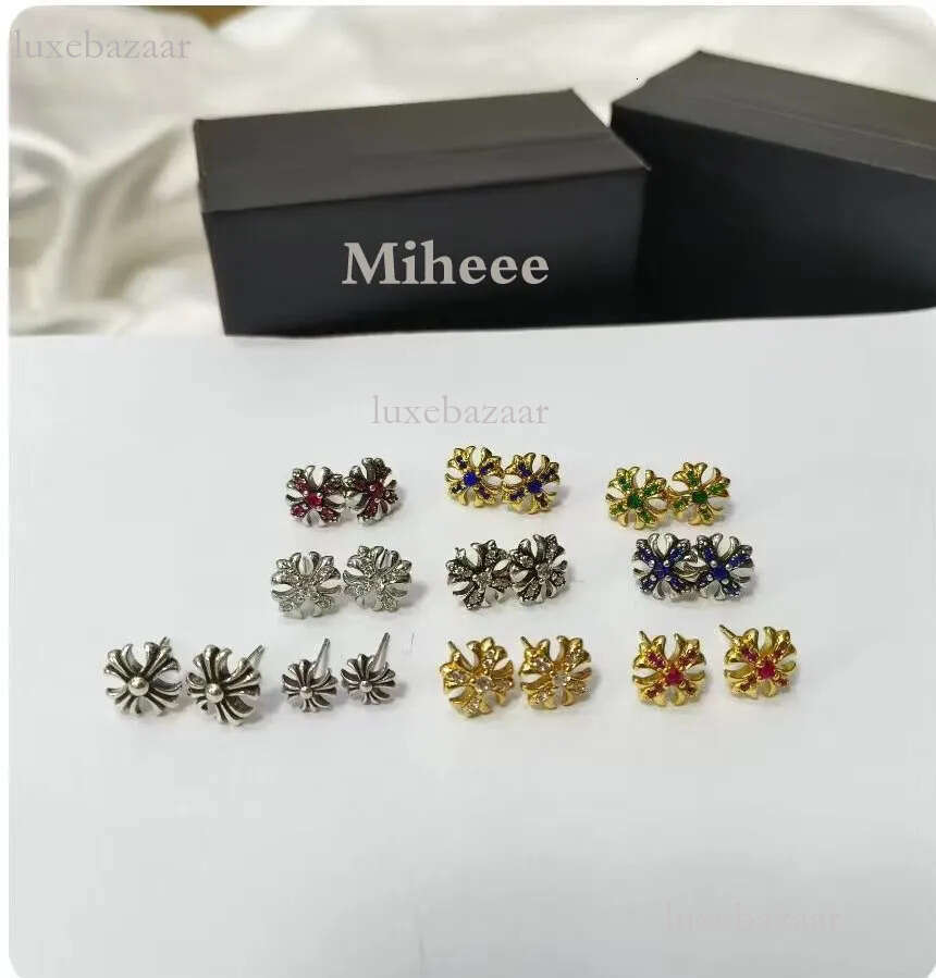 Designer Chromes Vintage Cross Stud Earings Woman Thai Sier Classic Design Earrings Hip Hop Plated 14K Gold Earring Valentines Day For Women Jewlery T46 2D5