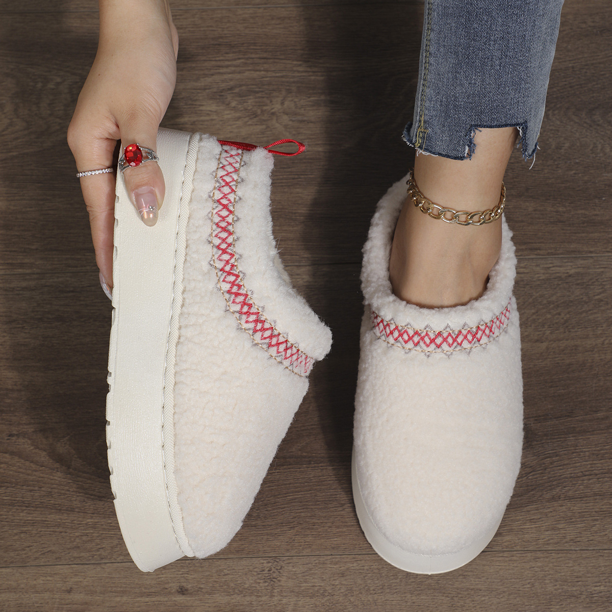 New Thick Bottom Lamb Wool Ethnic Style Women's Snow Boots Closed Toe Outdoor Plush Warm Cotton Slippers Designer Shoes
