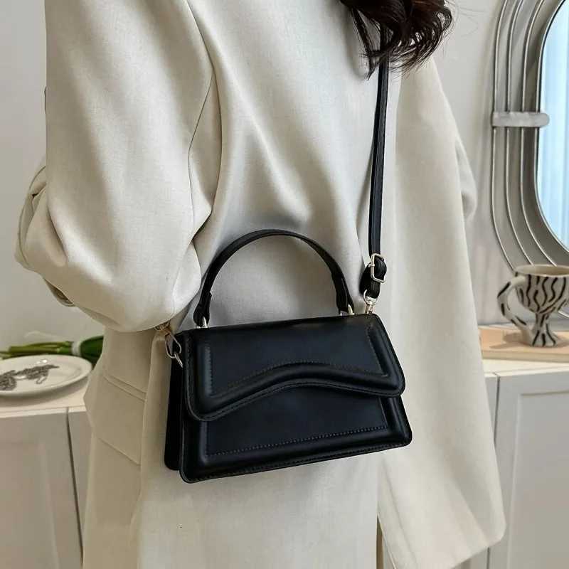 Trendy Mini Crossbody Bag Wens Top Handle Shoder Bag Solid Color Flap Square Tote Purse Stylish Synthetic Leather Handbag D251009
