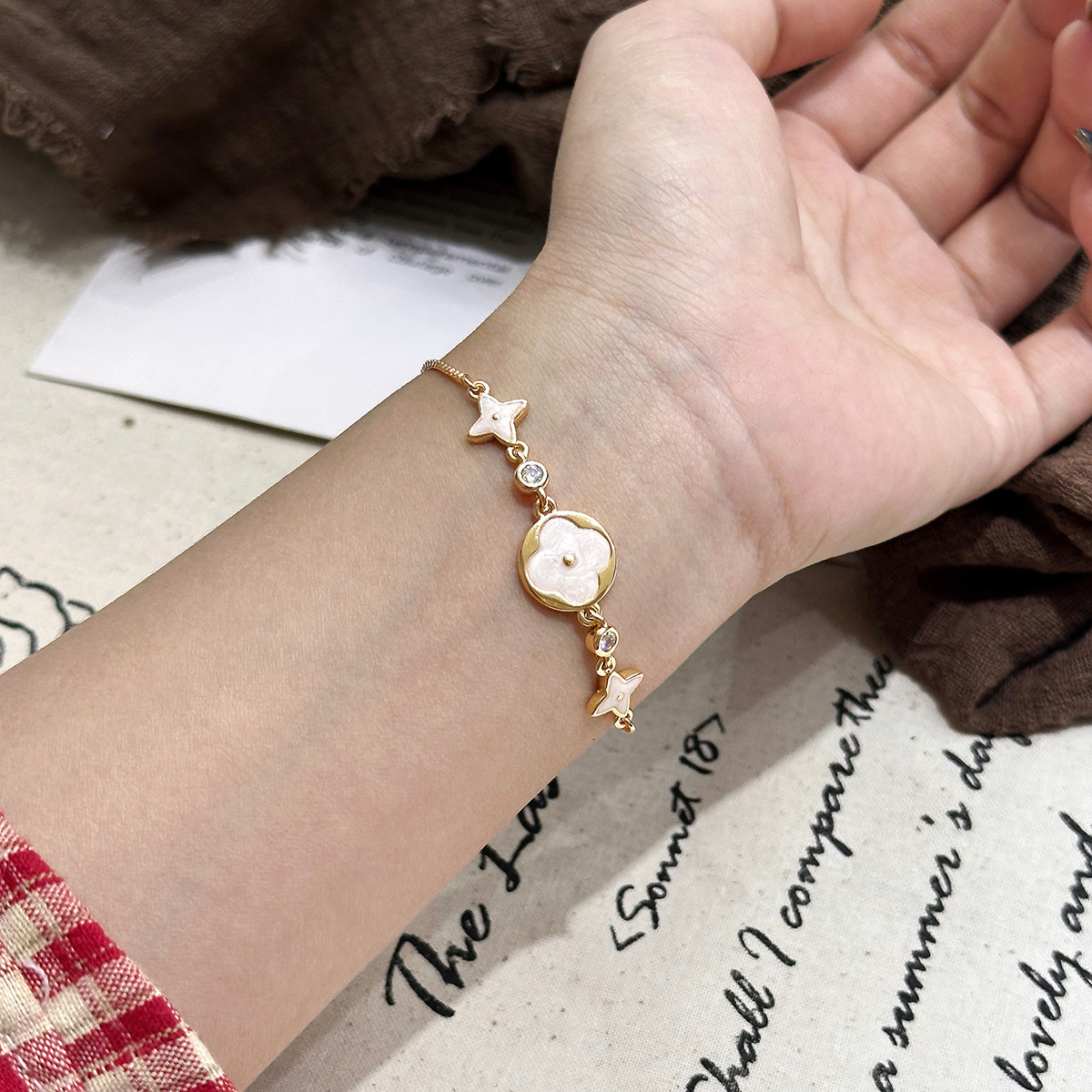 designer bracelet seiko fourleaf clover flower bracelet simple versatile hand jewelry niche highend light accessories