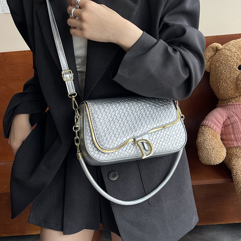 2025 New Retro Niche Designer Bag Luxury Bag Woven Mosquito Commuter Versatile Fashion Simple Single Shoulder Crossbody Handheld Underarm Small Square