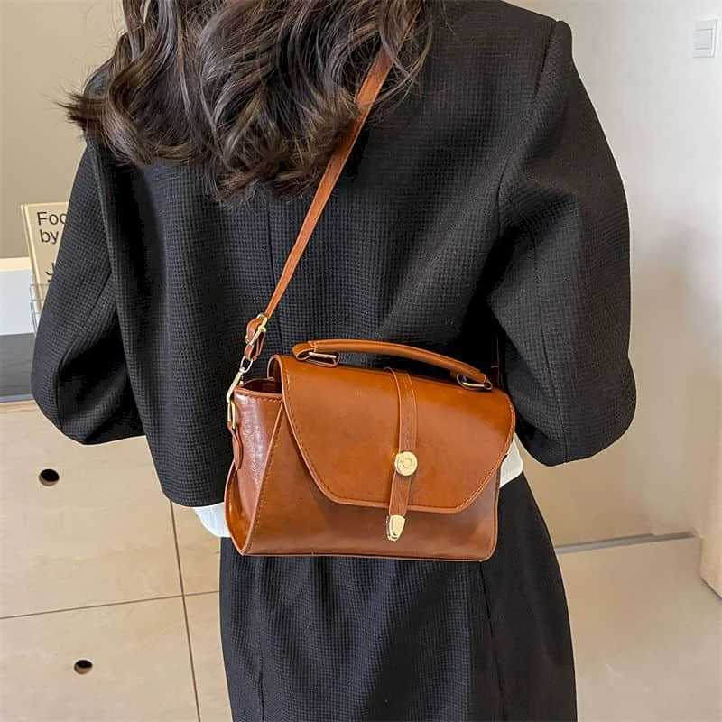 Solid Crossbody Bags for Wen Korean Style Versatile Handbags Ahetic Off Ladies Vintage Fiable PU Design Saddle Bag D251009