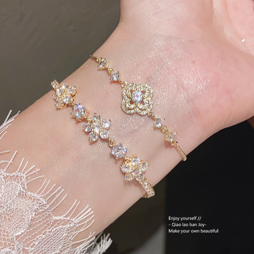 Gold - Toned Bracelet With Flower - Shaped And Round Rhinestone Details Delicate Daily & Elegant Jewelry Gift For Her High - Quality And Sparkly Acces