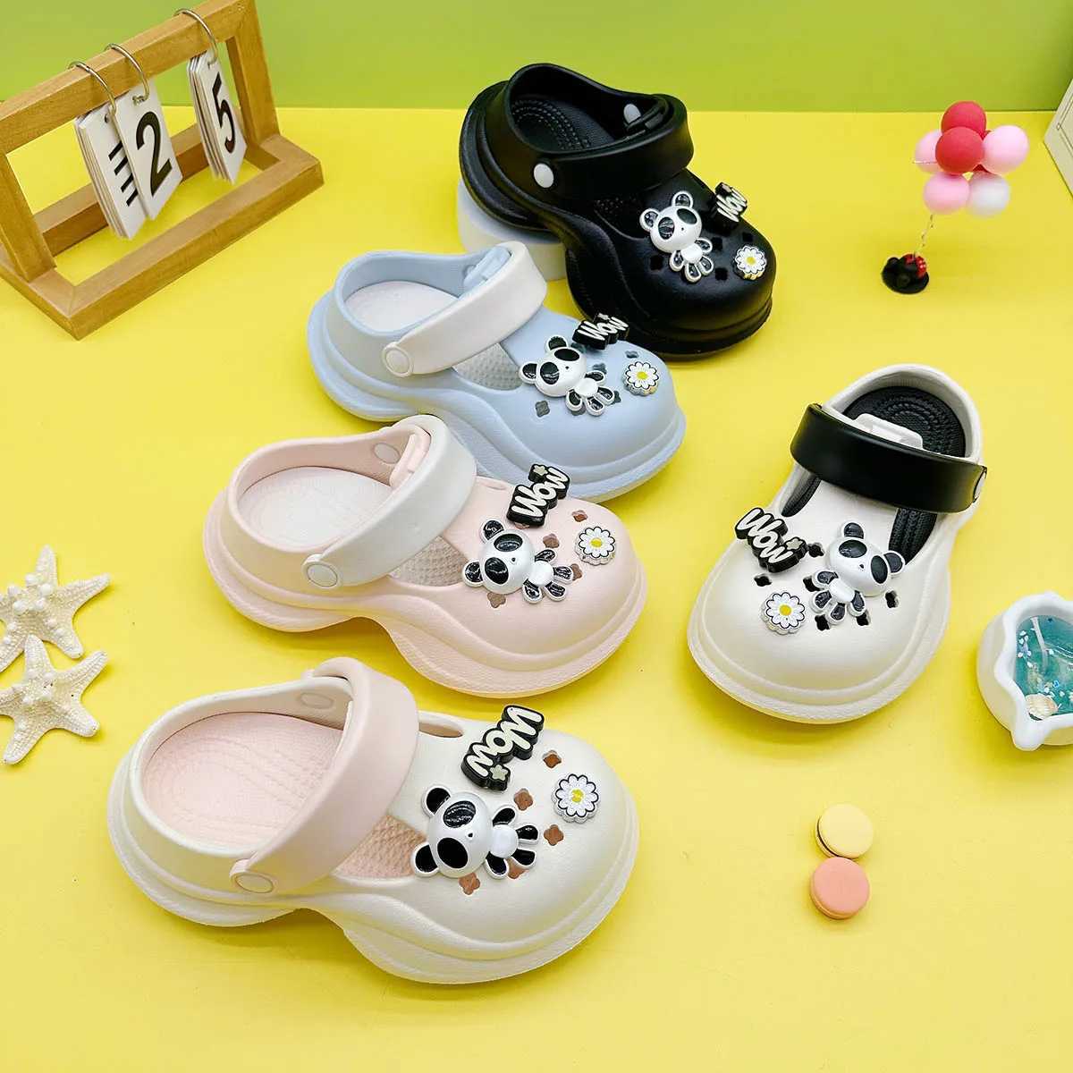 New Cartoon Letter Panda Boys and Girls Clogs ParentChild Outdoor Fashion Slippers NonSlip HeightIncreasing ClosedToe Shoes 850 J251027
