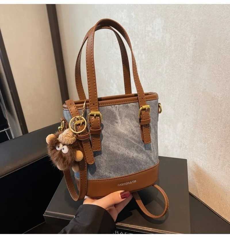 Fem Travel Cpani Bag Dependable And Fiable Shoder Crossbody Bag For Creating La Memories D251009