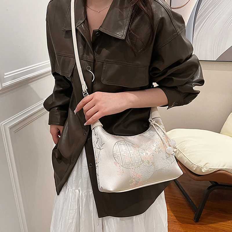 1pcs Wens crossbody bag Fiable Embroidery Handbag Brand Versatile Shoder Bag Style Tote Bag Travel Wallet1 D251009