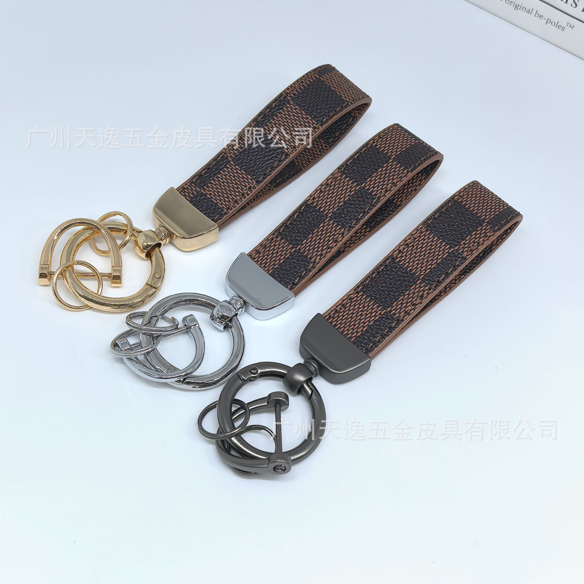 Trendy Brand Presbyopic Leather Car Zinc Alloy Fashion Keychain Ring Men's Waist Hanging Small Gift