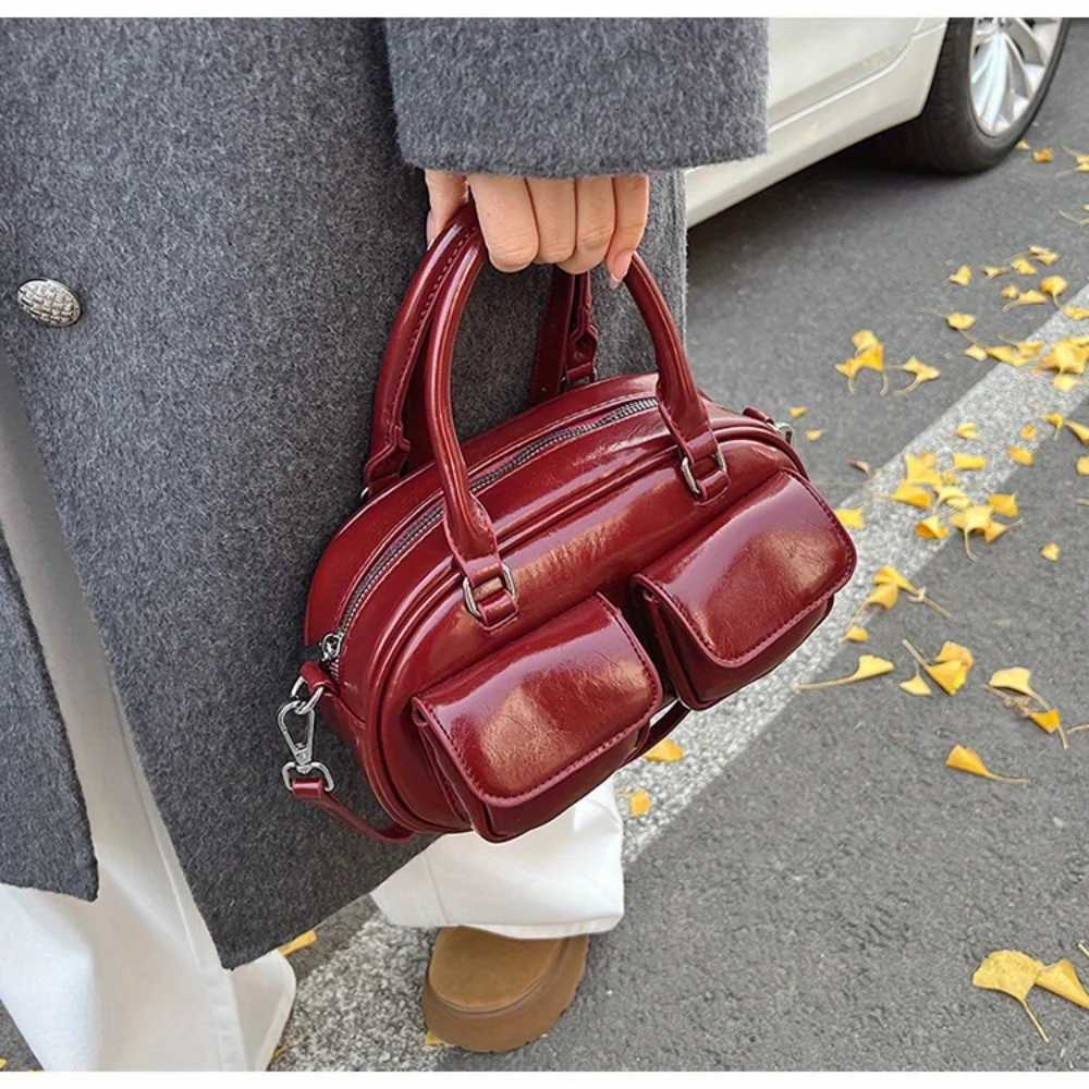 Stylish Underarm Bag HighValue MtiFunctial Handbag with Niche DesignVersatile niche armpit 2025ins fi tote bag D251009