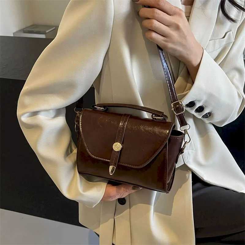 Solid Crossbody Bags for Wen Korean Style Versatile Handbags Ahetic Off Ladies Vintage Fiable PU Design Saddle Bag D251009