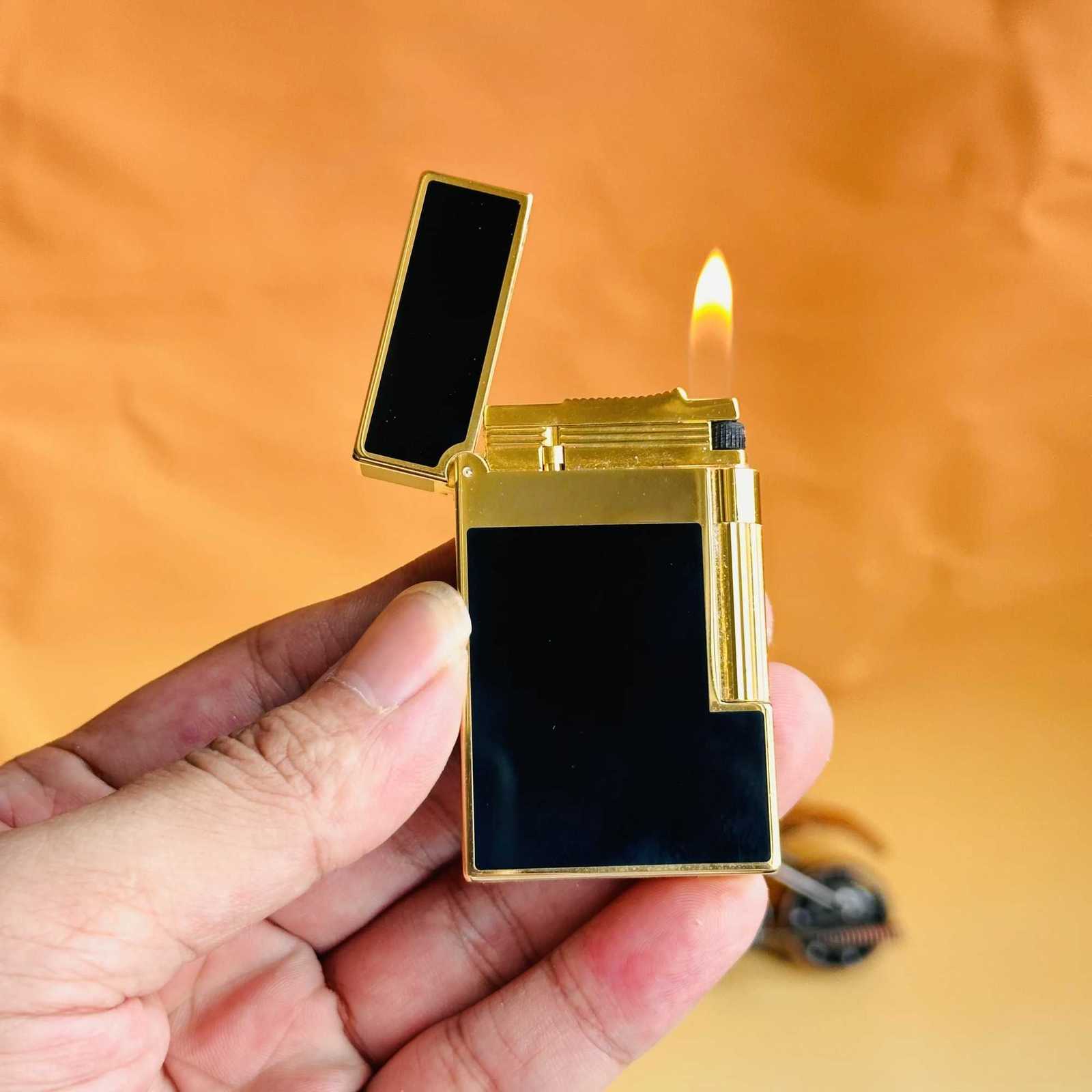 Luxury brand lighter made of pure copper resin paint style crisp sound quty series comes with a set of consumable W251009