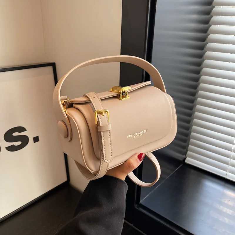 Black HighGrade Sense Wen Small Square Bags 2024 Trendy Short Handle Handbags Classic PU Leather Lady Cmuter Shoder Bag D251009