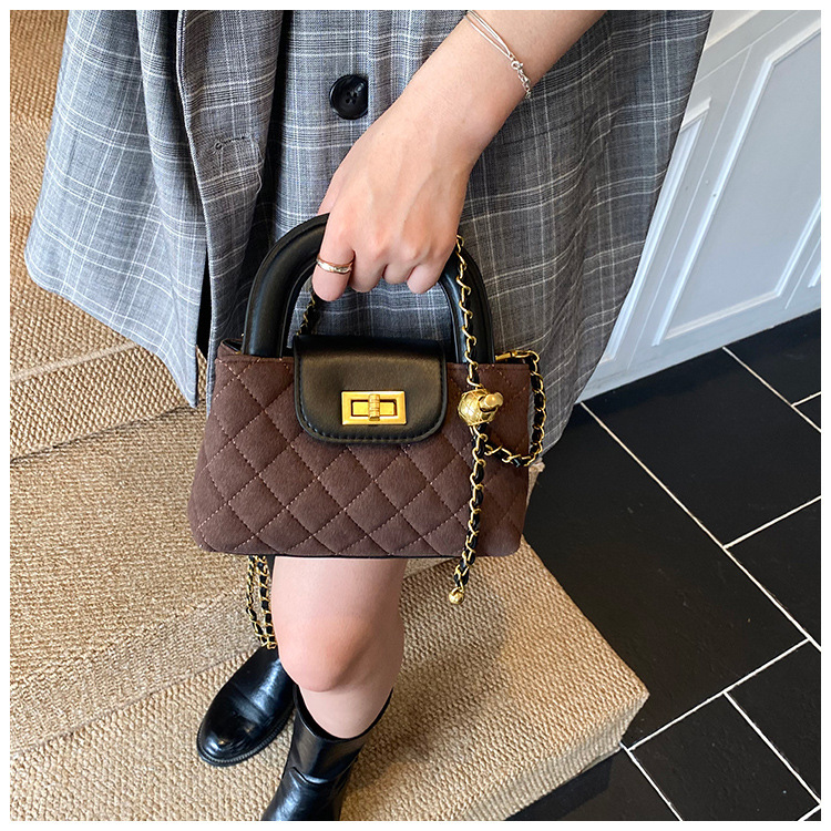 New French style popular Quilted Small Square bag Bag for Women's Fashion Luxury Chain Handbag Autumn/Winter Retro Shoulder Bag Designer Bag