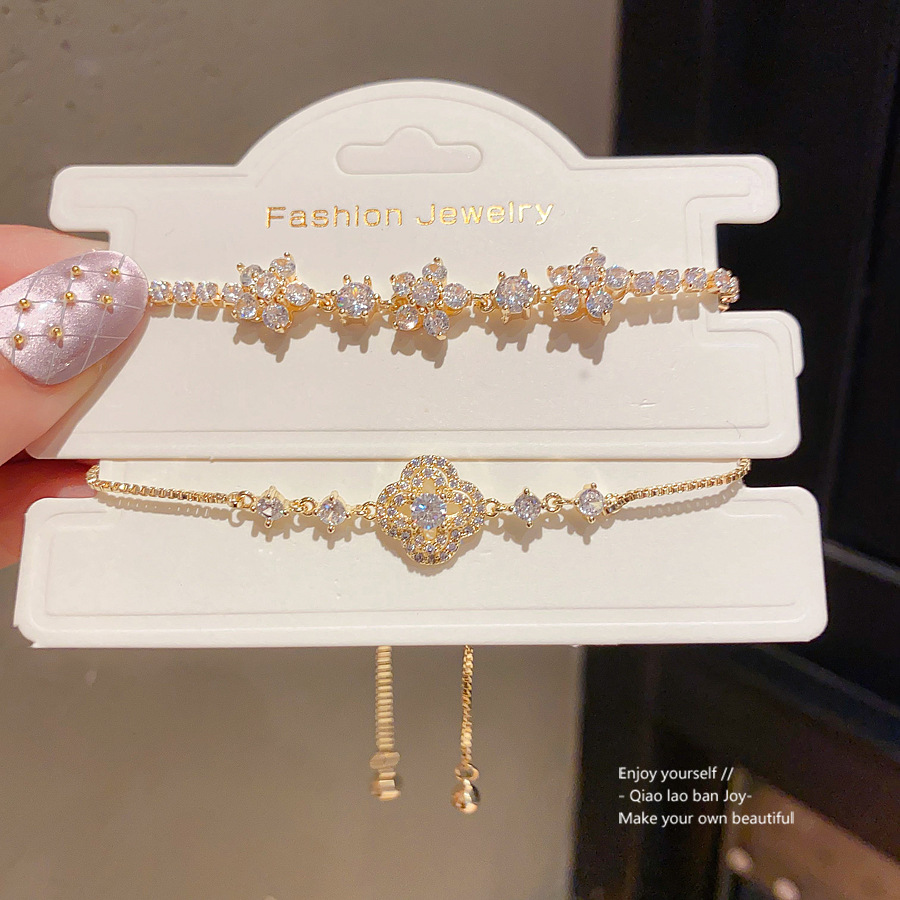 Gold - Toned Bracelet With Flower - Shaped And Round Rhinestone Details Delicate Daily & Elegant Jewelry Gift For Her High - Quality And Sparkly Acces